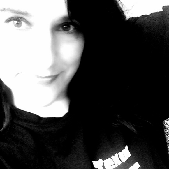 Meet your Posher, Kathryn - Picture 2 of 2